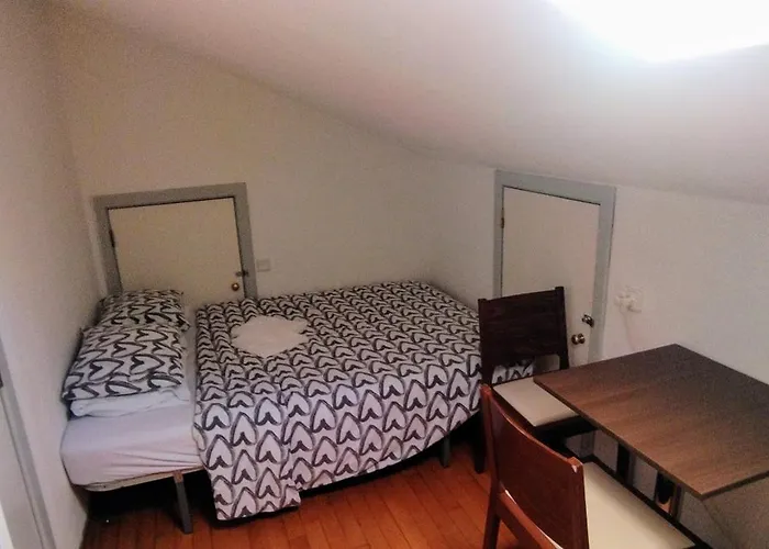Privado 5 Quarto em Acomodações Particulares Famoes (Lisbon)